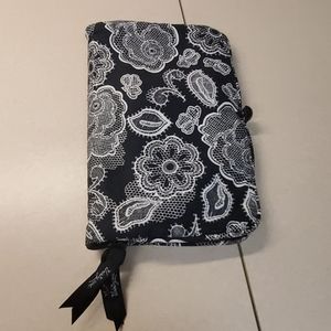 Thirty-one jewelry roll